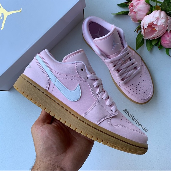 Nike Air Jordan 1 Low NWT - Picture 3 of 13